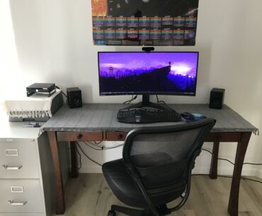 Finally got an ultrawide and some speakers :)