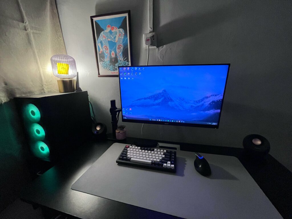 Hi, any suggestion on things or decors i can add on my table or wall above the monitor? Thanks!
