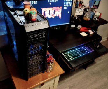 My average apartment battle station! Show it some love :)