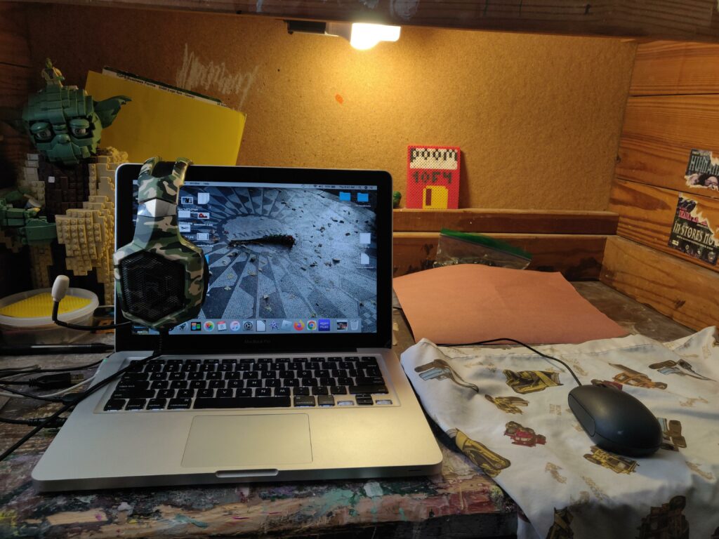 my battlestation. it's a late 2011 man pro bty