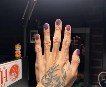 let my wife practice some nail art on me; requested the damascus camo from MW1