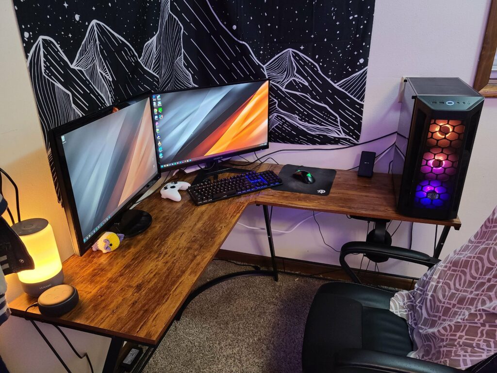 I'm back, and my battle station is now slightly above average! I hope.