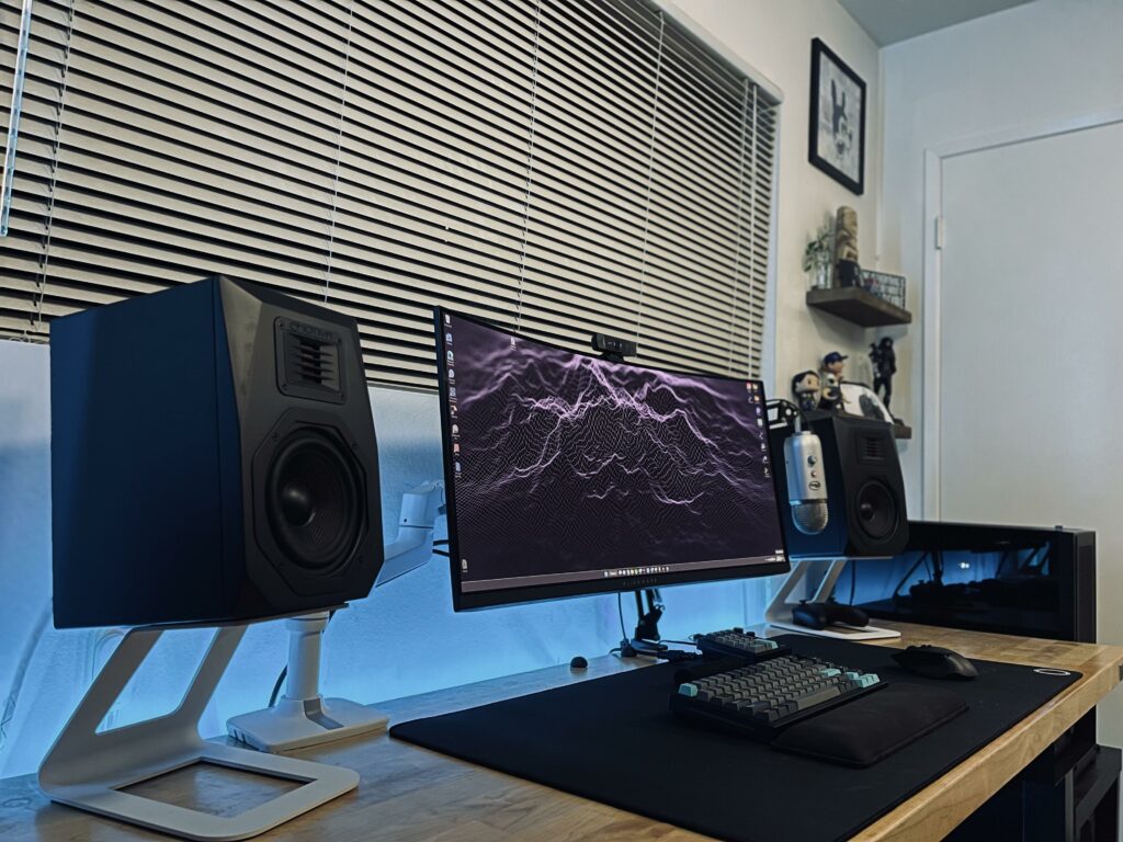 The Home Depot workbench makes for a great desk.
