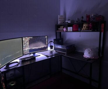 My L shaped average battle station. I think it came out okay :)