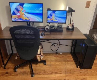 New desk and PC, Much nicer to look at too! (includes non-presentational version)