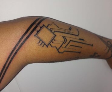 Finished this tattoo yesterday. I hope I can expand the circuit a little more in the future!