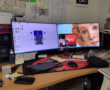 Its a very functional Desk arrangement if nothing else