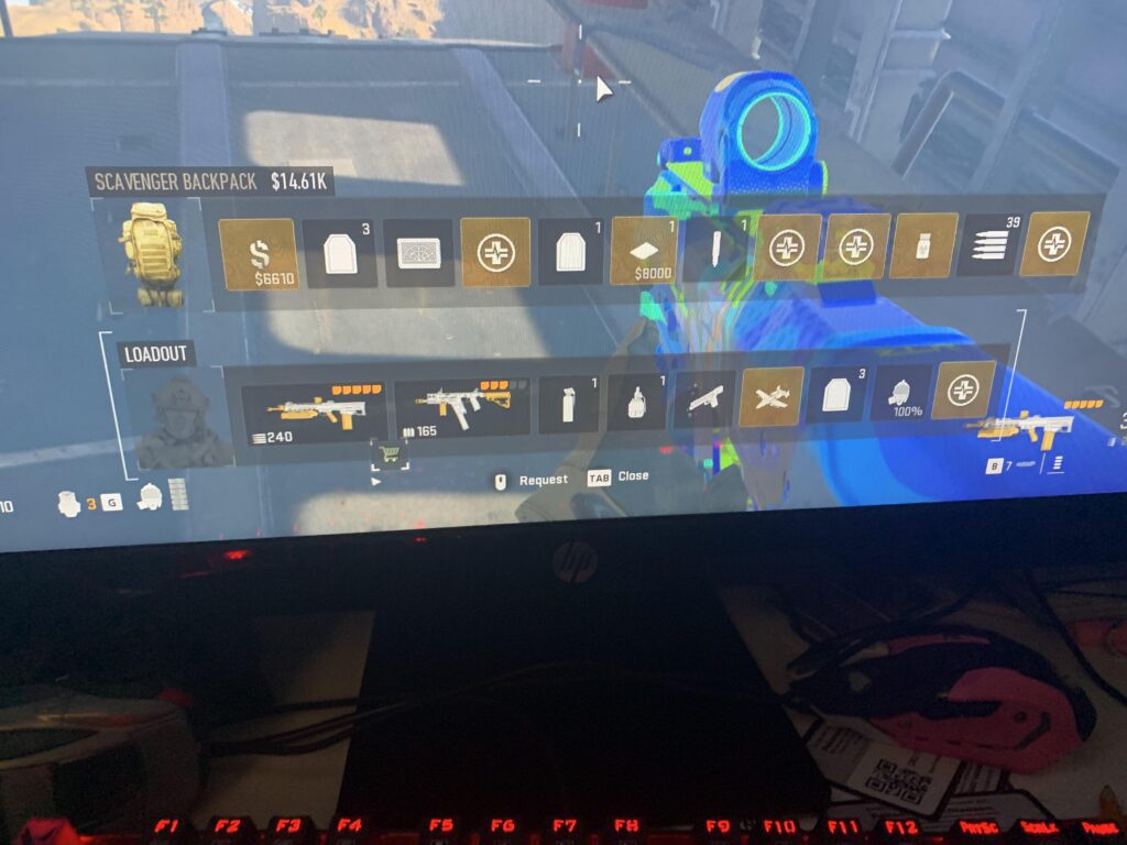 Trying to get weapons case solo be like