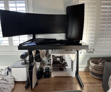 Studio apartment battlestation