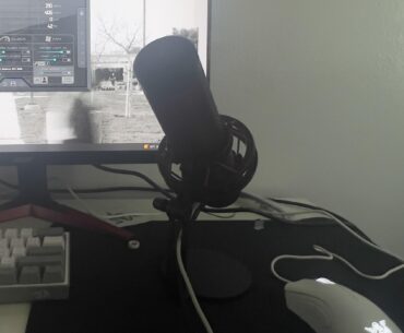 I have the hyper x quad cast and I connected my headphones to the mic but I hear myself when I turn up the volume