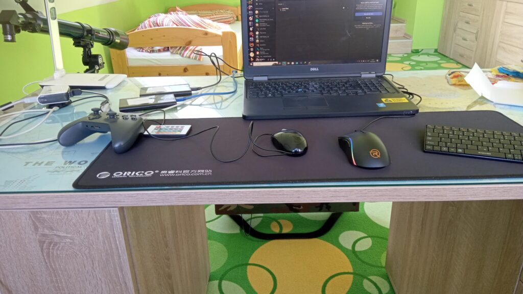 So how's my setup? (thre's a secret in the pic, accualy multiple)