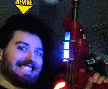 Got my Raygun! I’d love to cosplay Nikolai but I wouldn’t know where to start on the outfit, I’ve looked into the jacket he wears but I can’t find an exact match online. Does anyone have any links/advice to getting his outfit going?