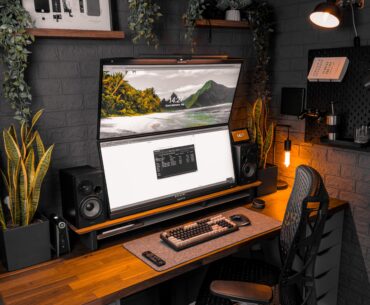 Rate this…I changed my main setup (again) and no, the monitor bezels aren’t in the way. Don’t worry 😂
