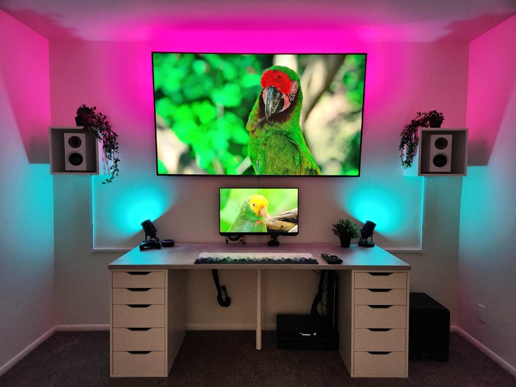 Surprising my GF with this office/living room setup before she moves in.