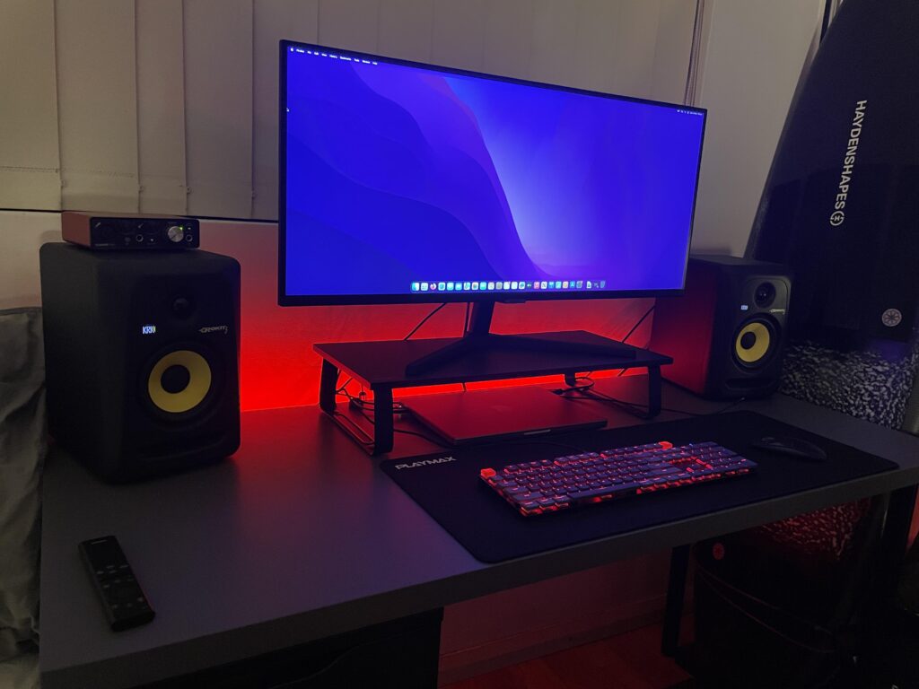 Stoked on the new bedroom setup! Dark grey and black moody vibes 👌