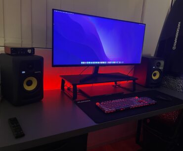 Stoked on the new bedroom setup! Dark grey and black moody vibes 👌