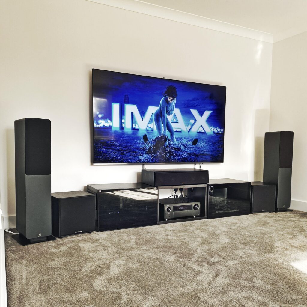 Home cinema/battlestation