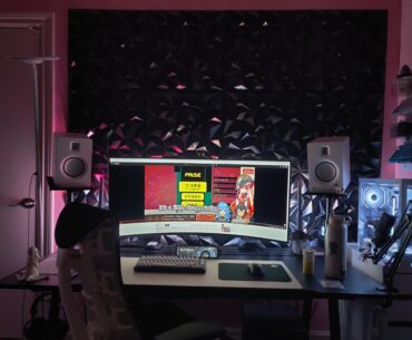 The place where I simp over virtual anime girls.