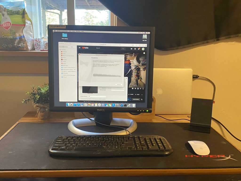 My macbook screen broke right after i bought it, so this is my setup now :)