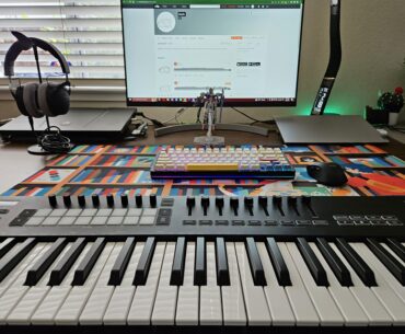 Bedroom musician battlestation