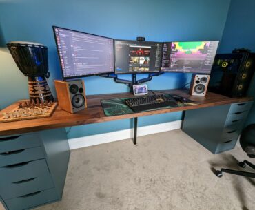 Just moved house and finally have space for the setup I wanted (IKEA Alex/Karlby)