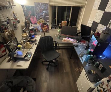 Found a free table for the printers and now the office is done.