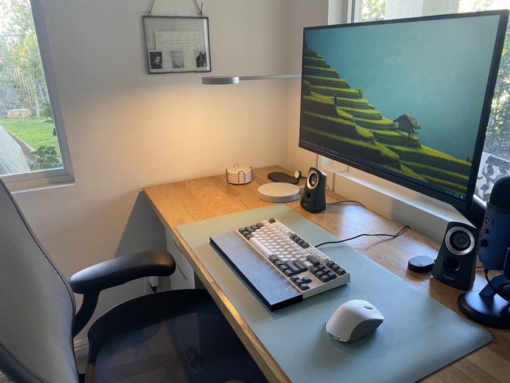 My workstation finally looks presentable