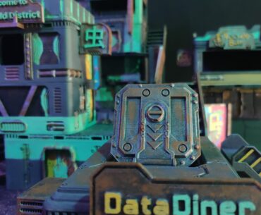 Holà choombas ! We have created new models of buildings in the Cyberpunk universe, usable in role-playing games such as Cyberpunk 2020 or Red ! We are currently offering these models on Kickstarter, it's fully customizable according to your gameplay needs.