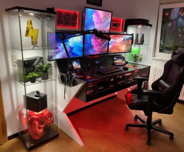 My self-built PC Desk Setup with 4x 4k monitors,2 new decoration, many hidden features and an integrated XLR interface.