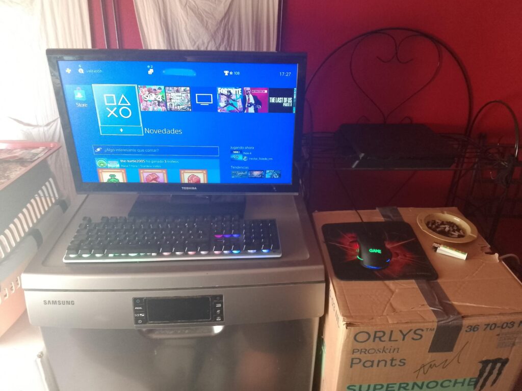 yes I'm using a broken dishwasher as a table 💀