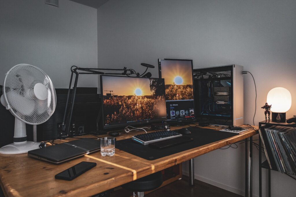 New Apartment battlestation. Feel free to give your thoughts!