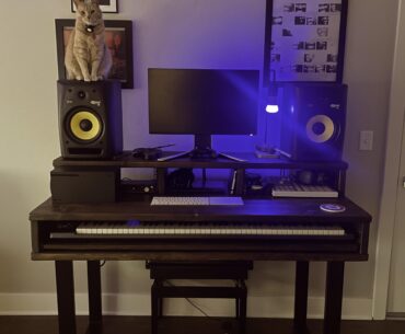 My new desk, and my queen bean Marg.