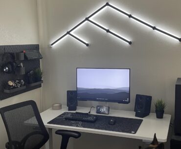 i just assembled this desk & im thinking of changing it to a black one… thoughts?