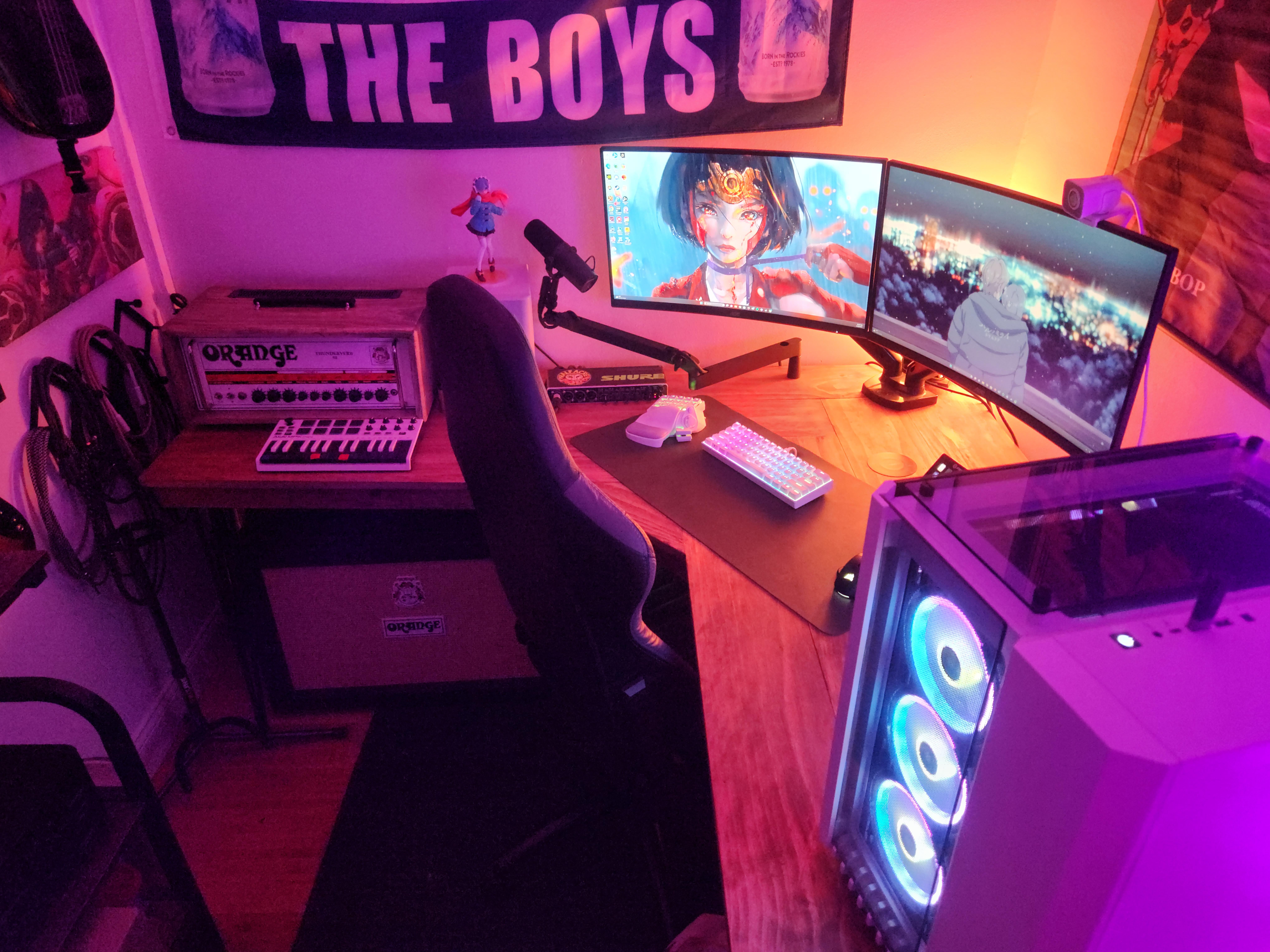 Tiny apartment battlestation