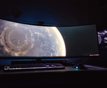 Not a new build but I upgraded my case and monitor. (Chef kiss)