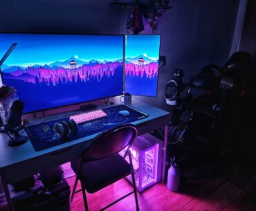 Setup complete for now, minus the chair. Open to recommendations
