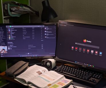 homework battlestation (pc moved to the floor)