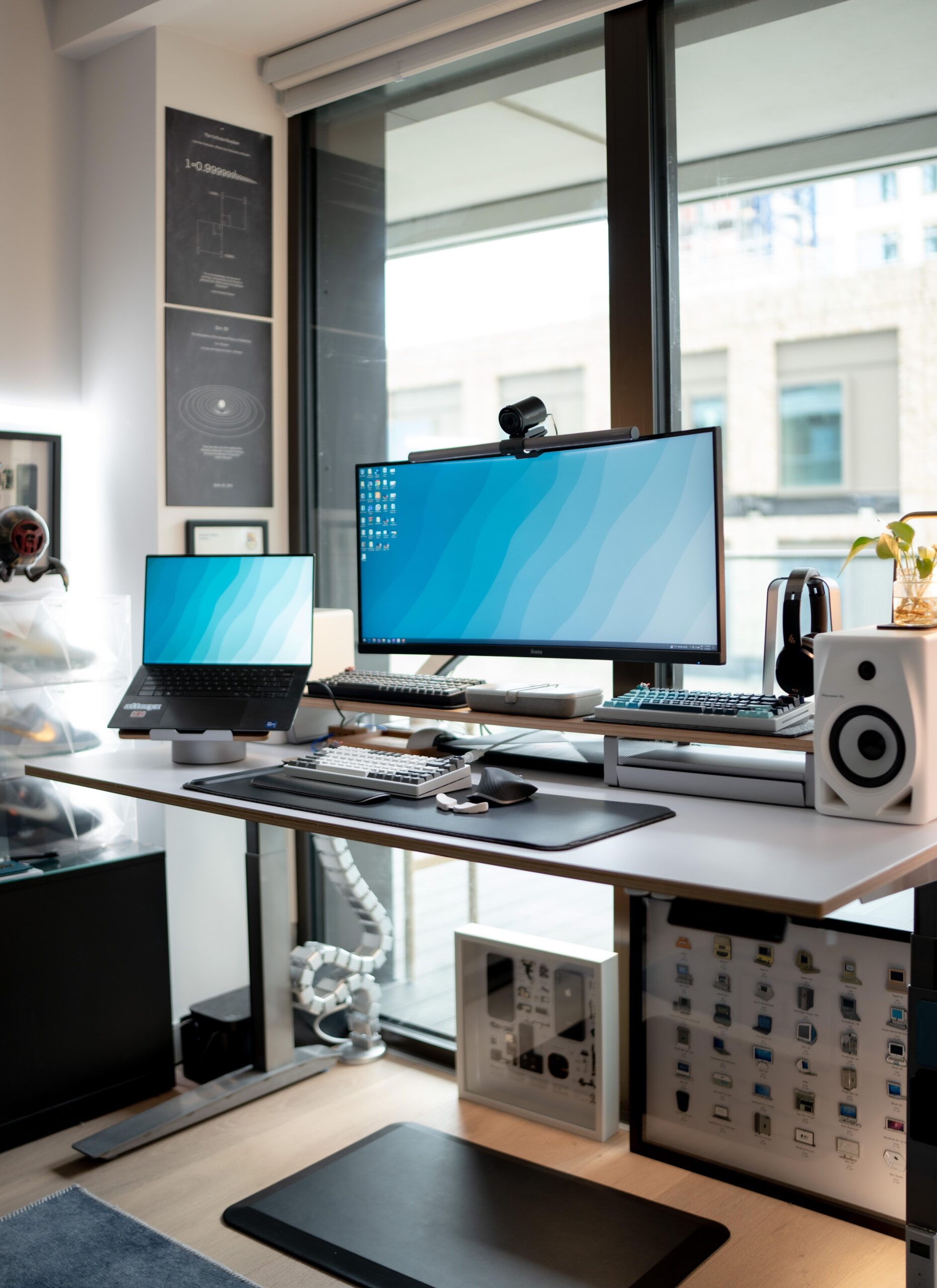 Discover the Tranquility of Blue: A Look Inside My Serene Workspace Discover the Tranquility of Blue: A Look Inside My Serene Workspace