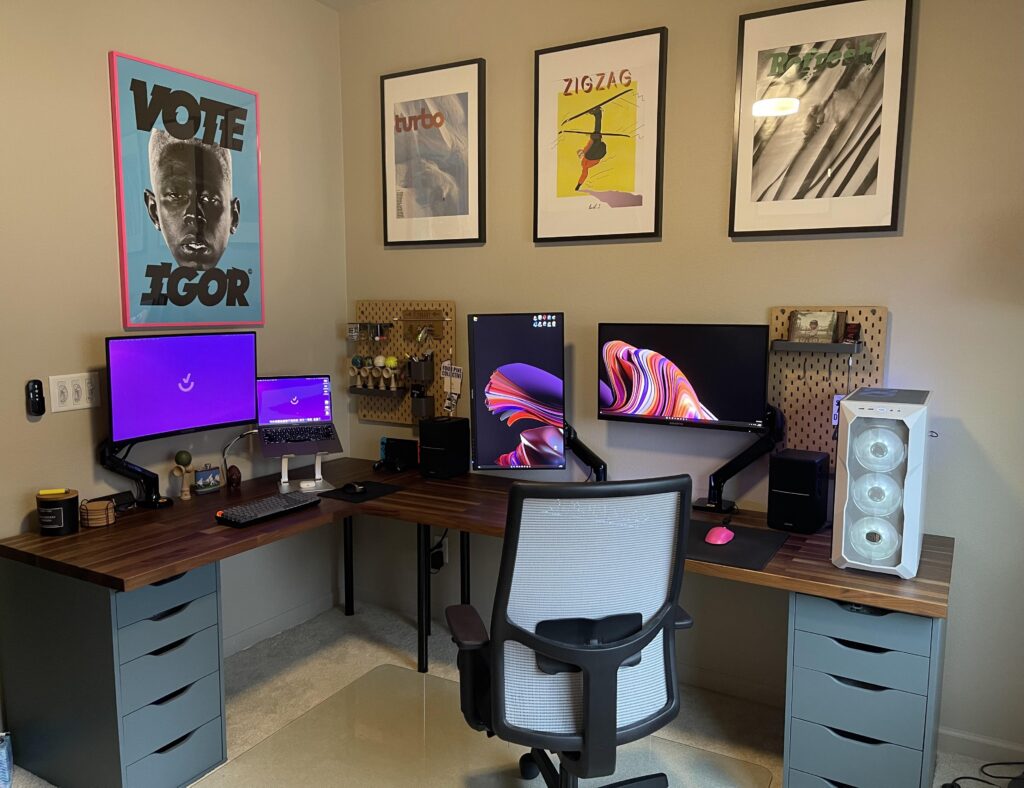 Finished setup! Stoked on how this came together - lots of inspiration from this community