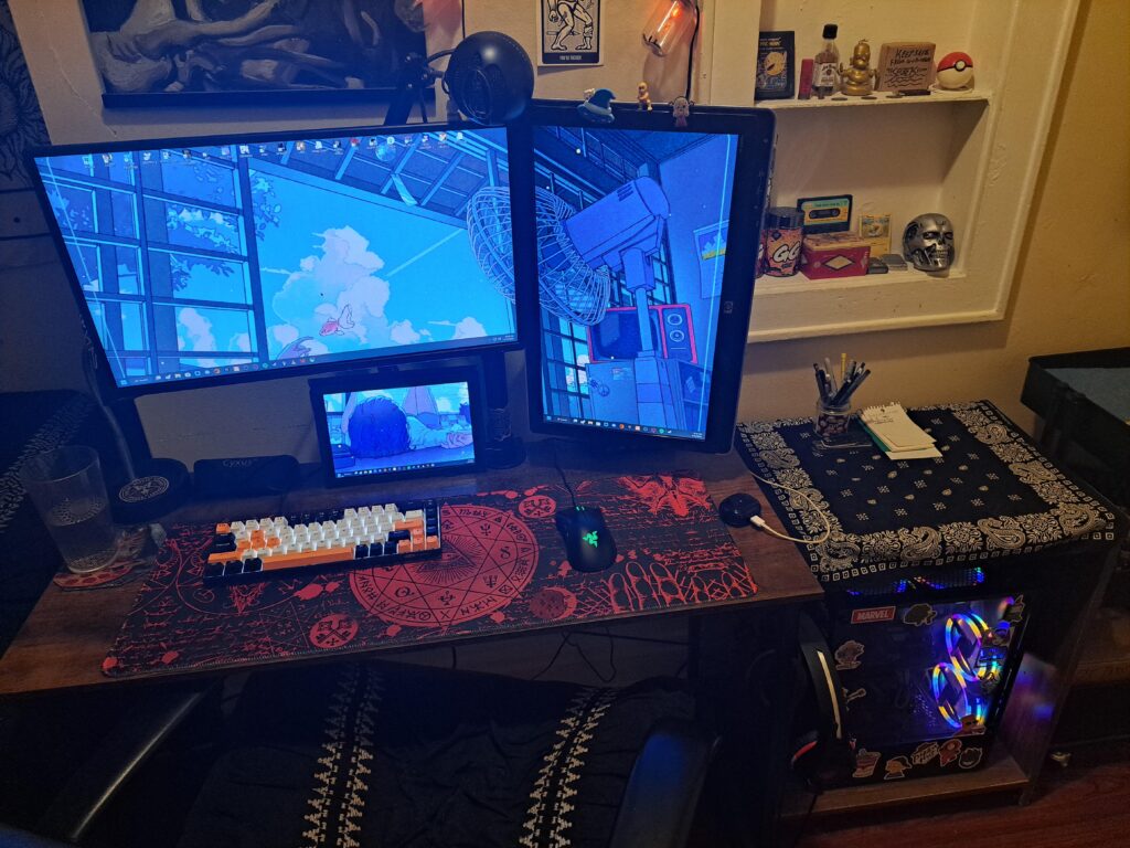 Been a while since I posted an update, old tablet as an unnecessary 3rd screen cuz I'm unsupervised at all times.