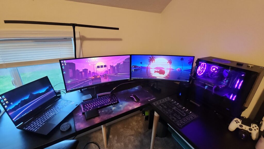 Been gaming on a singular 19 inch 720p tv for 6 years, my 2 ultrawide 30in monitors came in today and just navigating windows is absolutely perfect. My setup is finally complete.