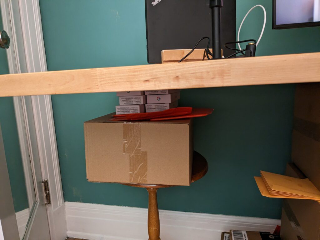 Both the cheapest and most expensive table leg