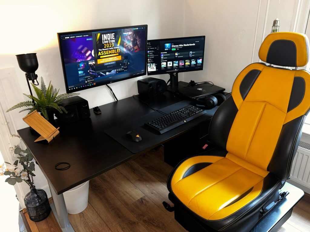 Chair makes the difference for my hobby-bob desk