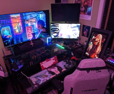 My desk is never this clean, and it still looks messy -.- Working on this computer literally feels like working on a car =/