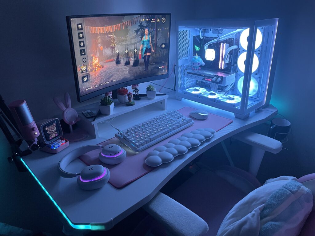 My Battle Station is mostly complete, I’m happy!