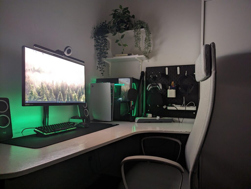 Thought I'd put my setup on here