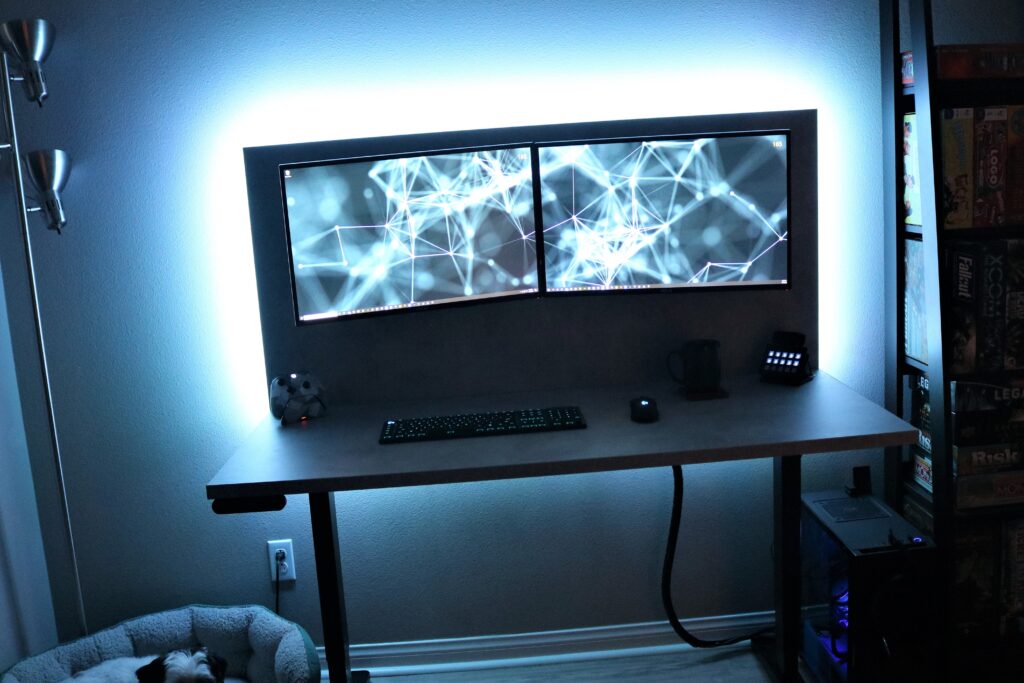Standing desk with backboard Refresh