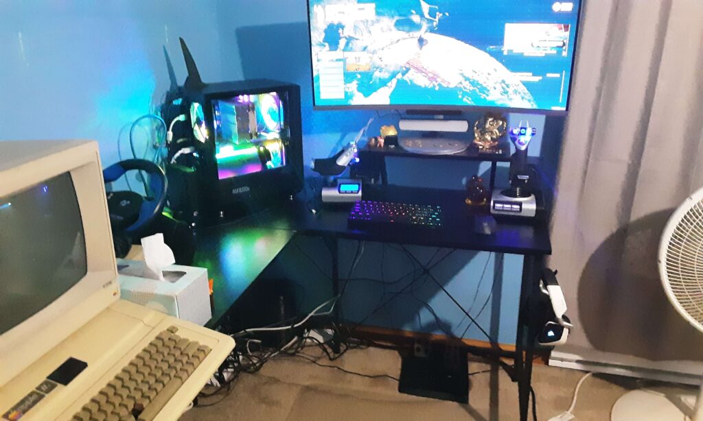 My first battlestation. Desc. and more pics in comments.