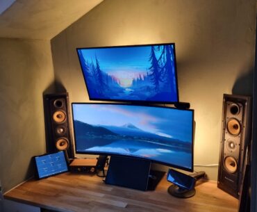 Small WFH & gaming nook...