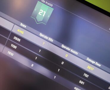 Warzone ranked with randoms.... I'm not good by any means, but how are these two gold? Had to mute them because one had a hot mic that was loud and the other was playing music the whole time.